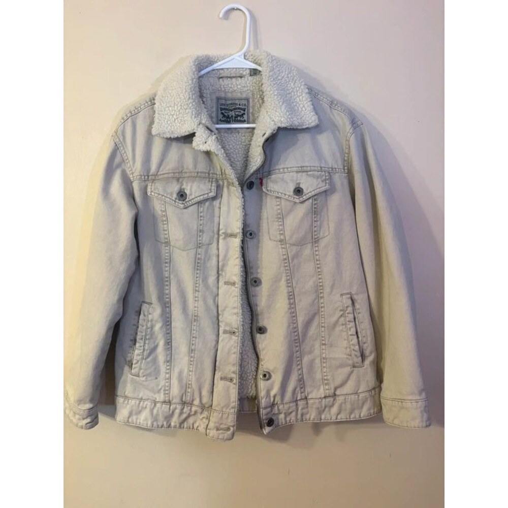 Levis  Cream Jacket lined with faux shearling sz S
